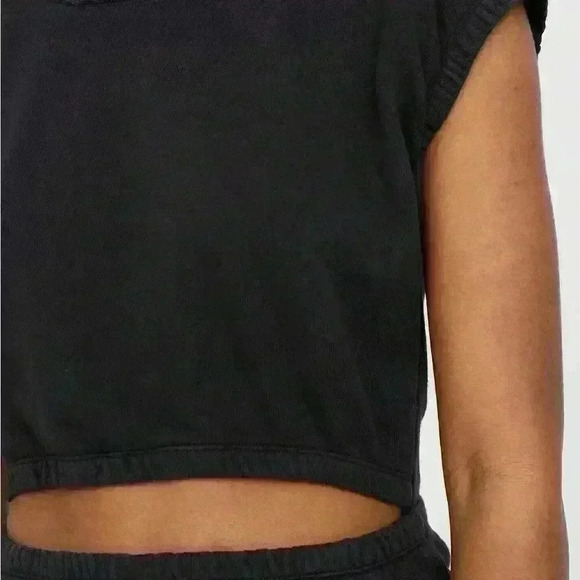 NWT Offline By Aerie Weekend Fleece Cut Out Dress Black Crewneck Size Medium - Picture 3 of 7